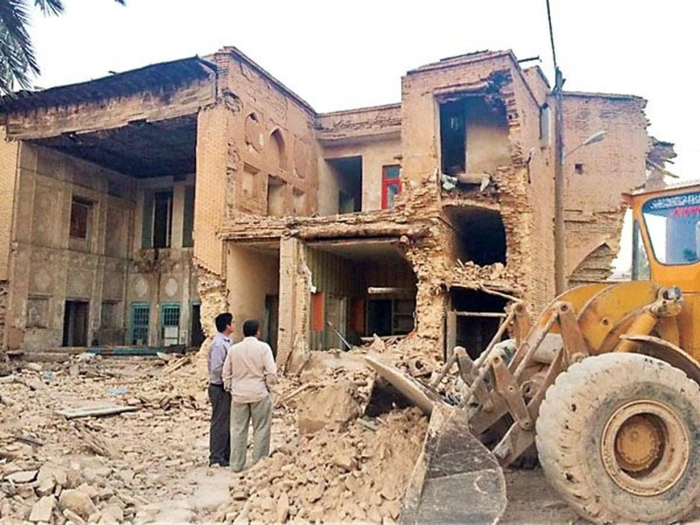 میراث تاریخی شیراز به نام امام زمان و به کام حکومت تخریب می‌شود